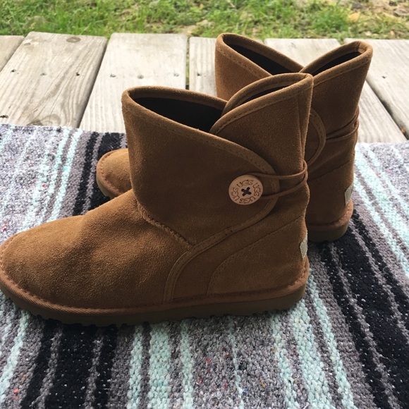 UGG Ankle Boots, great fall boots! W6 or K4 - Picture 1 of 8